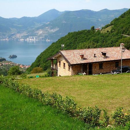 In A Green And Relaxing Atmosphere With Pool And Stunning Lake View Marone Exterior photo